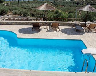 Esperides Stone Houses - Palekastro - Pool