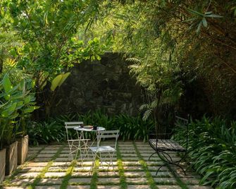 976 Panangad a Tranquil 4-Bedroom Backwater Villa - Kochi - Patio