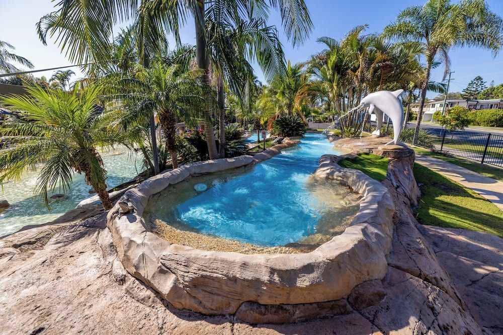 إن آمإم مليو دولفين يامبا هوليداي ريزورت