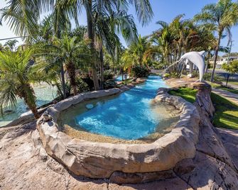 Nrma Blue Dolphin Yamba Holiday Resort - Yamba - Pool