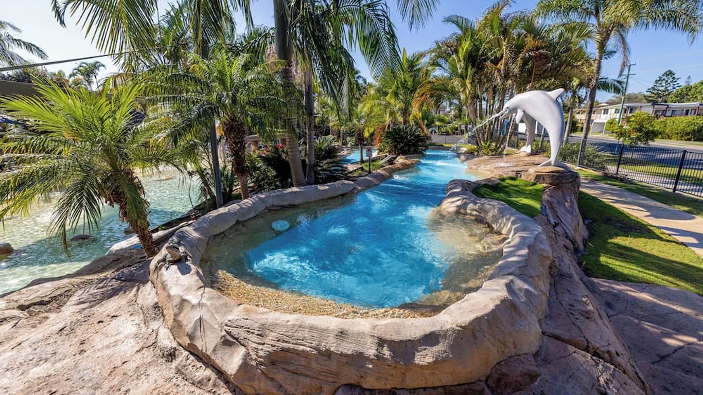 إن آمإم مليو دولفين يامبا هوليداي ريزورت