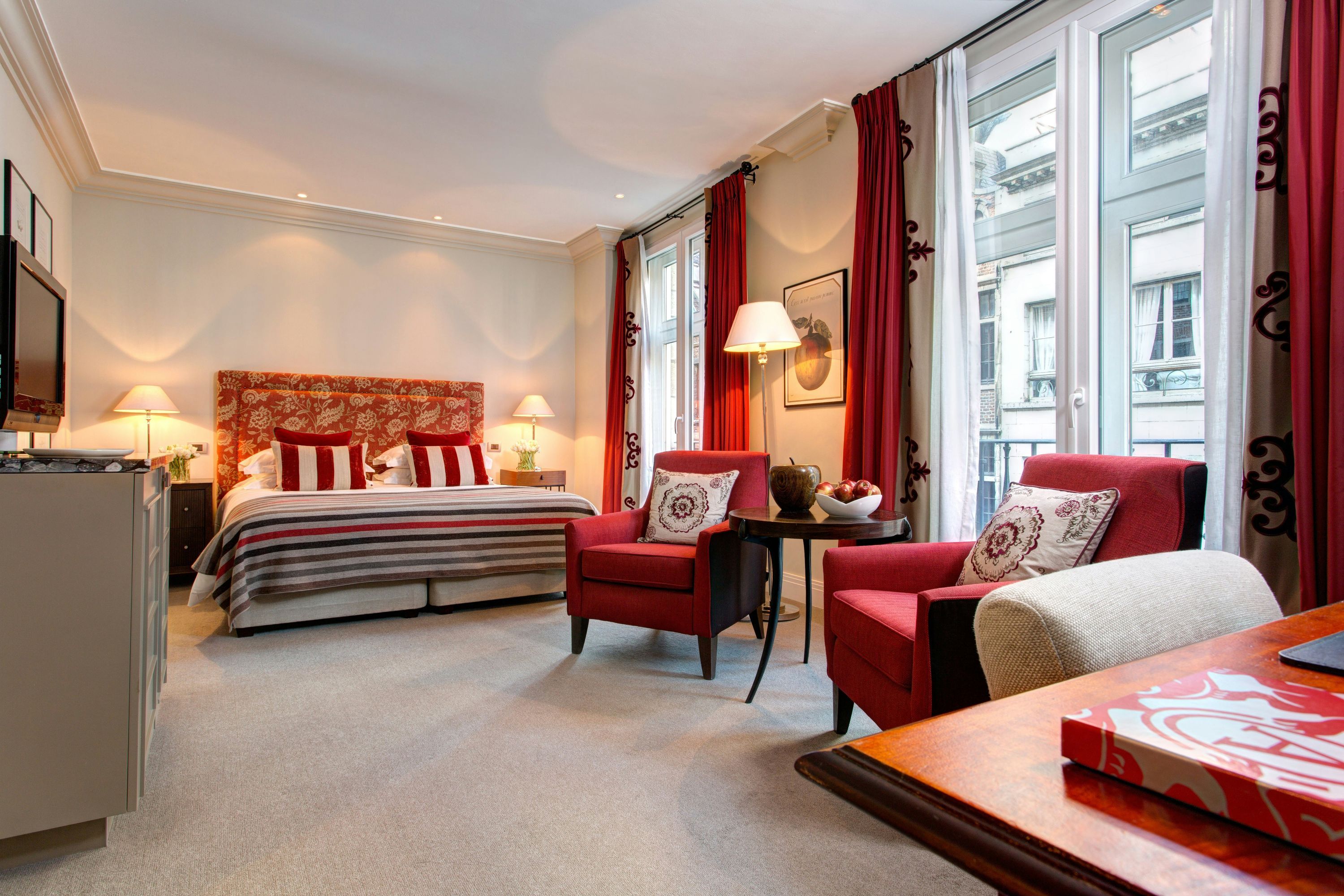 هوتل أميجو، إيه روكو فورتي هوتل