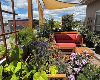 Designer Loft with Private Terrace - Jersey City - Balcony