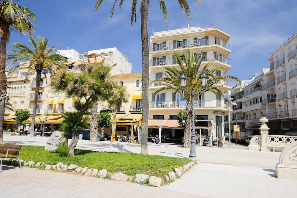 Hotel Subur - סיטגס - בניין