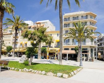 Hotel Subur - Sitges - Building