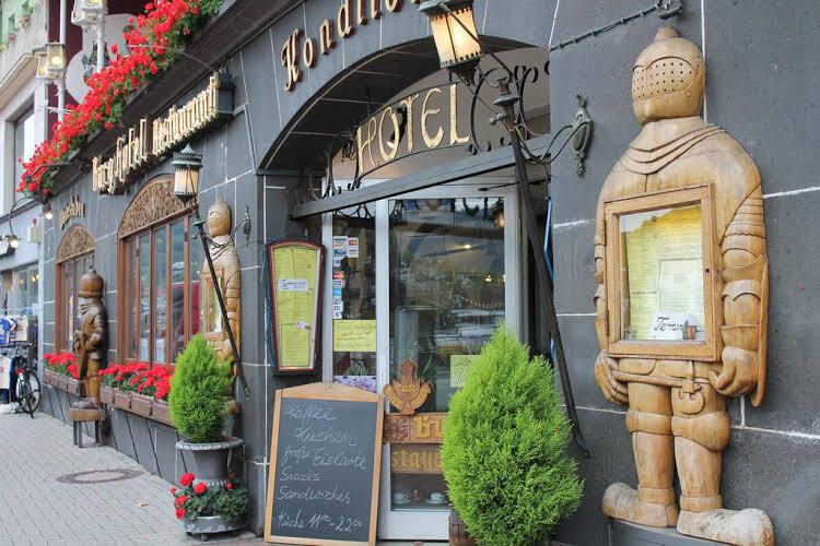 Burg-Hotel & Hostel Cochem - Cochem