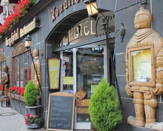 Burg-Hotel & Hostel Cochem - Cochem