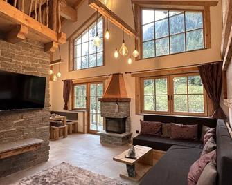 Chalet am Bachl 2 - Flattach - Вітальня