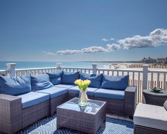 Oceanfront Cape Cod House by Rock Properties - Sandwich - Balkon