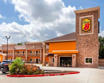 Super 8 by Wyndham Houston Northwest Cypress - Cypress - Budova