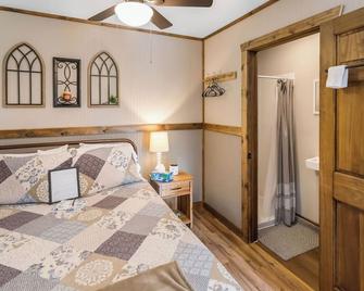 Encounter the Glory Cabin 2 in the heart of Moravian Falls, NC - Moravian Falls - Habitación