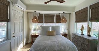 Balinese Room @ The Aveo! Full Hot Breakfast! 4 Block To Beach! Gvr04326 - Galveston - Bedroom