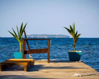 El Caribeo - Bocas del Toro - Vista del exterior