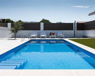 2Ribadumia Houses - Pontevedra - Pool