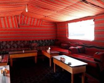 Ali Wadi Rum Moon Camp - Valle de la Luna - Lounge