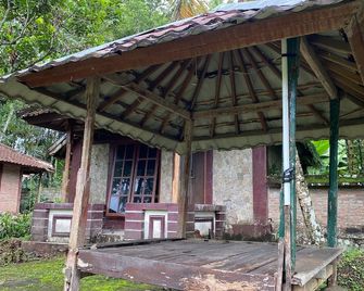 Hotel O Lotus Guest House - Tetebatu - Lobby
