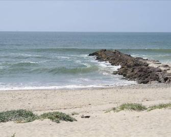 Charming Beach Cottage - Dreams & Memories, a Perfect Getaway! - Ventura - Playa