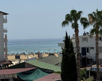Holiday Hotel - Kizkalesi