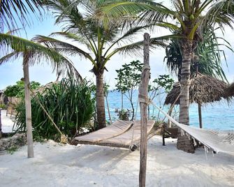 Kusini Beach Bungalows - Kizimkazi - Beach