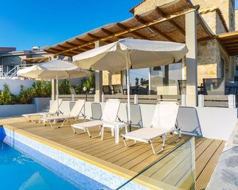Sol Pedra Villas - Skala Marion - Pool