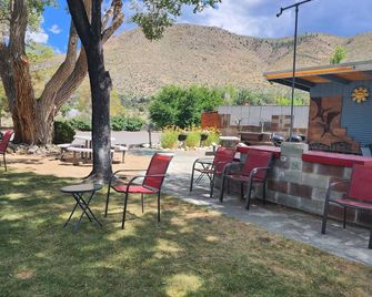 Toiyabe Motel - Coleville - Patio