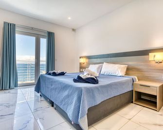Stylish Apartment in Bay Square 3 - Saint Paul’s Bay - Bedroom