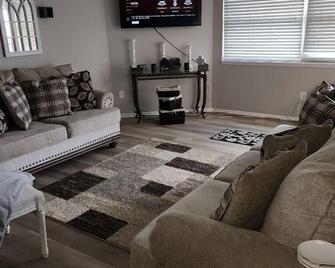 Luxurious Vacation At\nMountainside - Homewood - Living room
