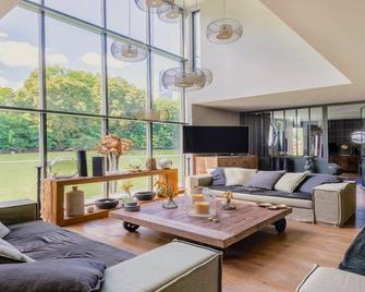 Grand Luxury in Neuilly with Riverside Greenery Views of Île de Puteaux - Neuilly-sur-Seine - Living room