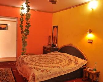 Blooming Dale Hotel - Srinagar - Slaapkamer