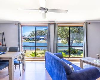Riverfront Delight - Sussex Inlet - Living room