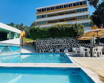Comfortable room for 2-3 people. Breakfast included - Tequesquitengo - Zwembad