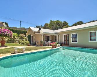 Valley Heights Guest House and B & B - Cape Town - Pool