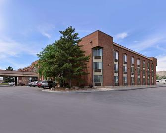 Quality Inn Vernal near Dinosaur National Monument - Vernal - Building