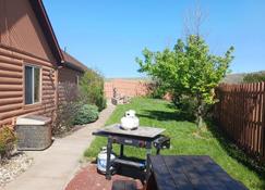 4 bedroom home on Missouri River - Chamberlain - Patio