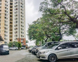 Hotel O Apartement Cibubur Village Kaisar Property Lobby B - Depok - Будівля