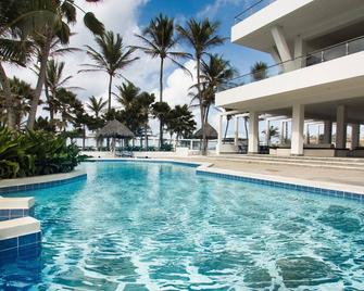 Barracuda Inn Resort - Watamu - Piscina