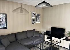 Biarritz rental for 2/4 people in T2 new - アングレット - リビングルーム