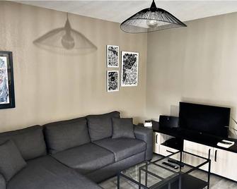 Biarritz rental for 2/4 people in T2 new - Anglet - Living room