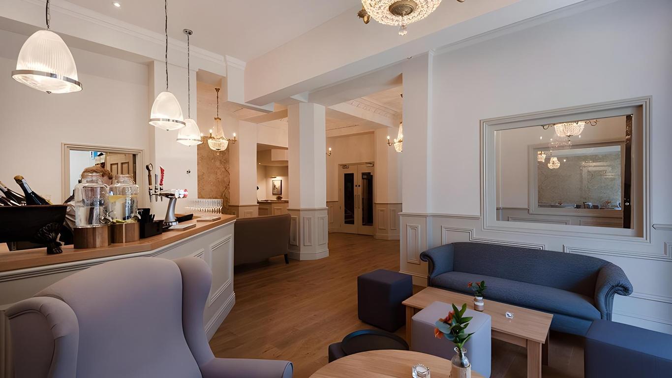 Royal Kings Arms Hotel