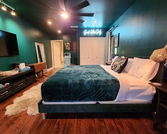 Large King bedroom suite. Private Entrance. Views! - Tamarac