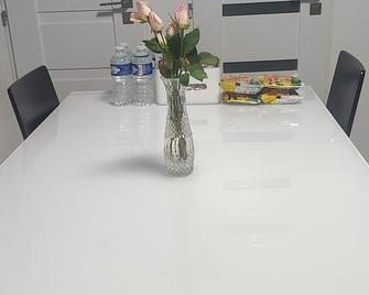 Vu's Home - Praga - Comedor