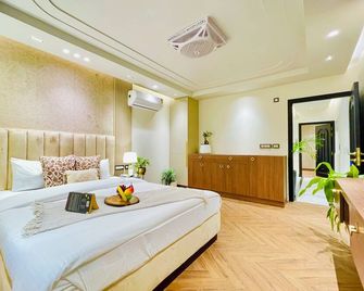 Bedchambers, Saket - New Delhi - Bedroom