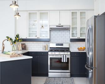 Aurora Deluxe Vacation Guest House - Yellowknife - Cocina