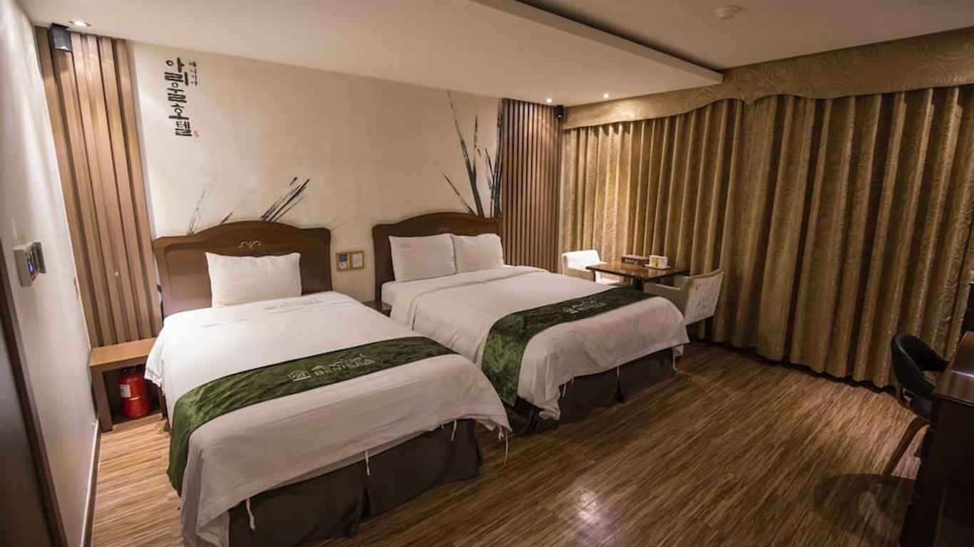 بينيكيا أريول هوتل