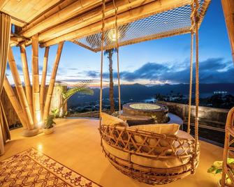 The Dewi Eco Bamboo Villa - Kubu - Balcony