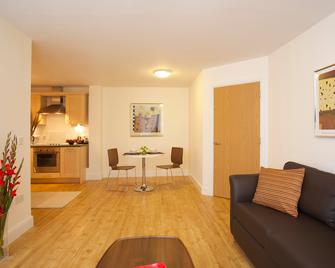 Saco Farnborough - Reading Road - Farnborough - Wohnzimmer