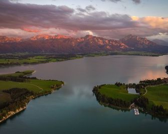 Villa Ludwig Suite Hotel - Schwangau - Outdoors view