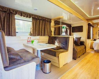 haozhou Linqu Campground - Bozhou - Wohnzimmer