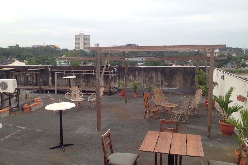 Woodpecker Lodge, Kuching - קוצ'ינג - מרפסת