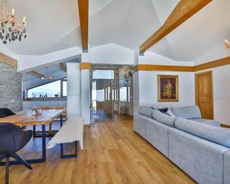 Luxurious Chalet near Pirin Golf Resort - Razlog - Wohnzimmer